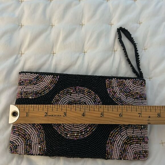 Beaded Black and Pink Clutch I love Maui on one side - Picture 4 of 7